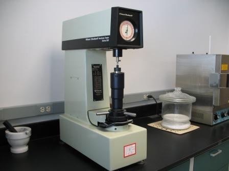 Rockwell Hardness Tester Rockwell Hardness Tester
Used to determine the hardness of metals, specifically stainless steel flatware stocked by VDC